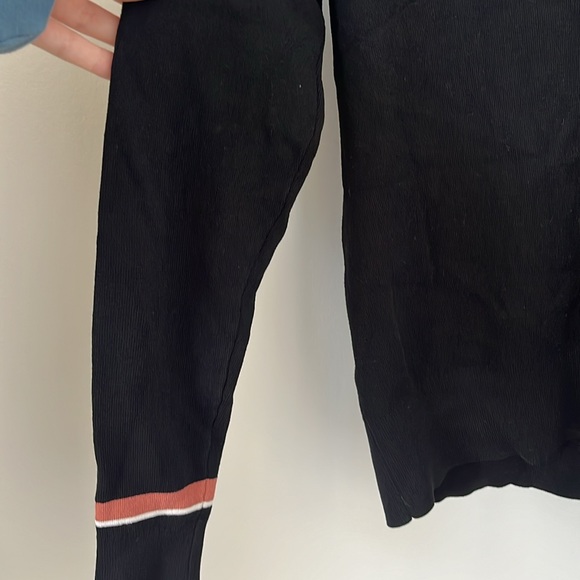 Aritzia Wilfred Free V Neck Varsity Sweater - Picture 2 of 6